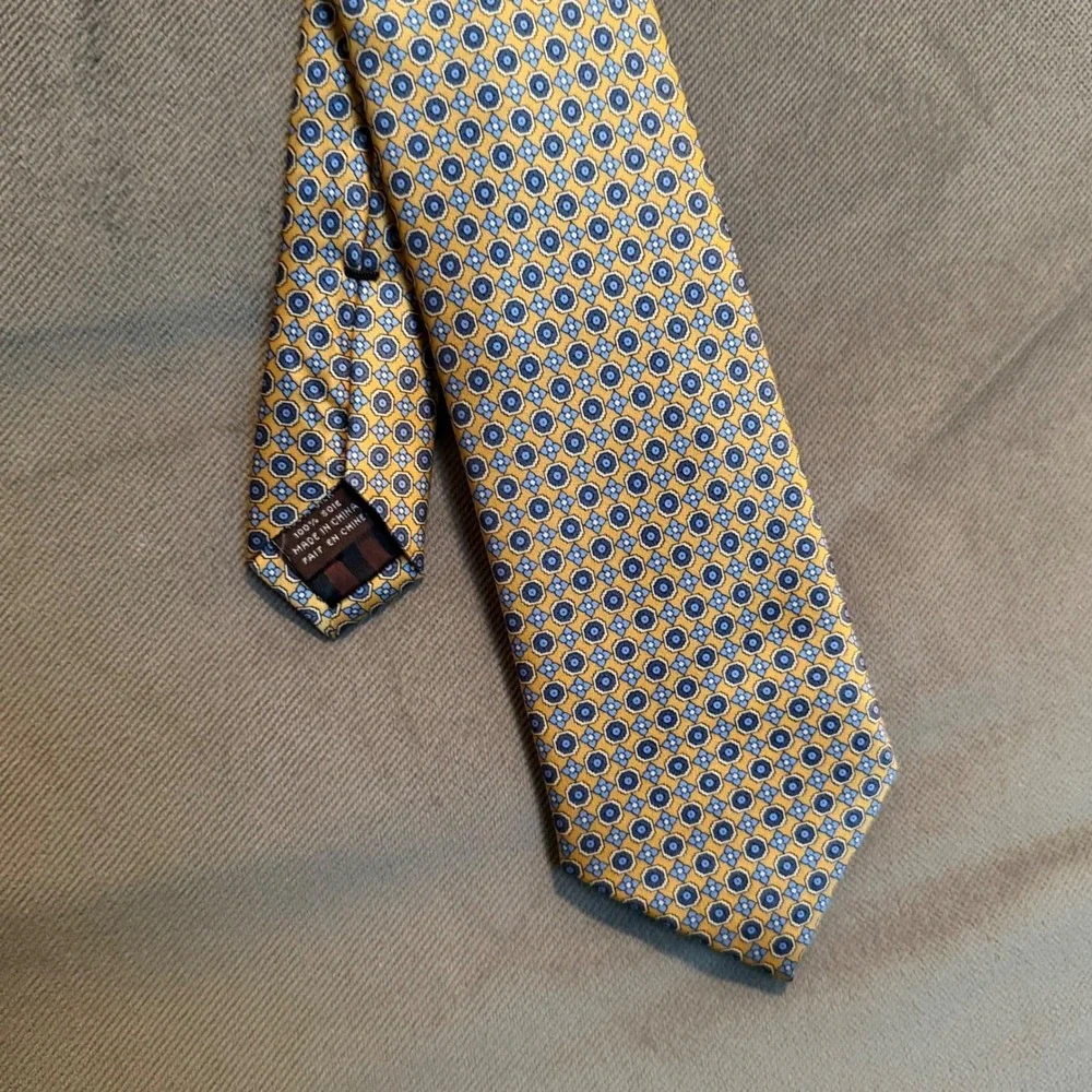 Black Brown 1826 Mens Silk Necktie Yellow‎ Blue Geometric Medallion Print Tie